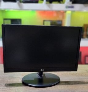 Monitor LG 19M38A-B - 19" LED - Entrada VGA